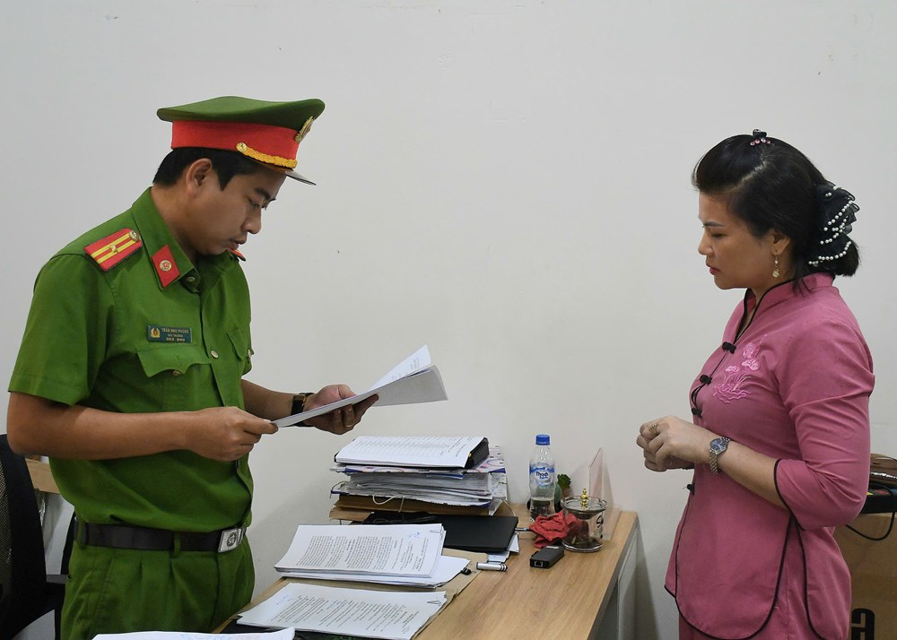 Luật sư nói gì về vụ bé trai 14 tháng tuổi bị bảo mẫu bạo hành dẫn đến tử vong? - ảnh 2
