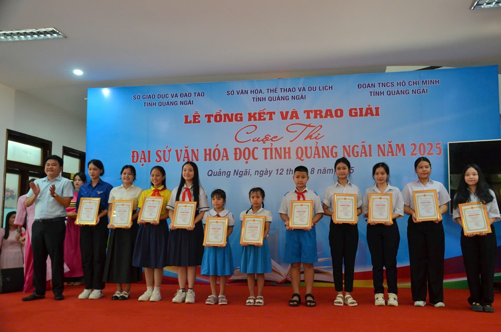 Trao giải Cuộc thi Đại sứ Văn hóa đọc tỉnh Quảng Ngãi năm 2025 - ảnh 5