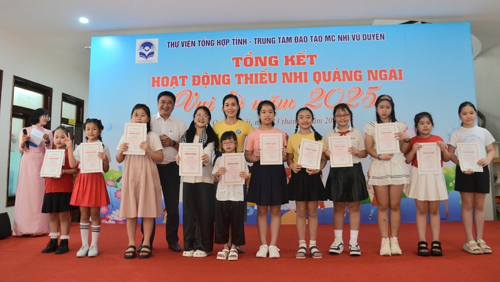Sôi nổi hoạt động hè ở Thư viện Tổng hợp Quảng Ngãi - ảnh 5