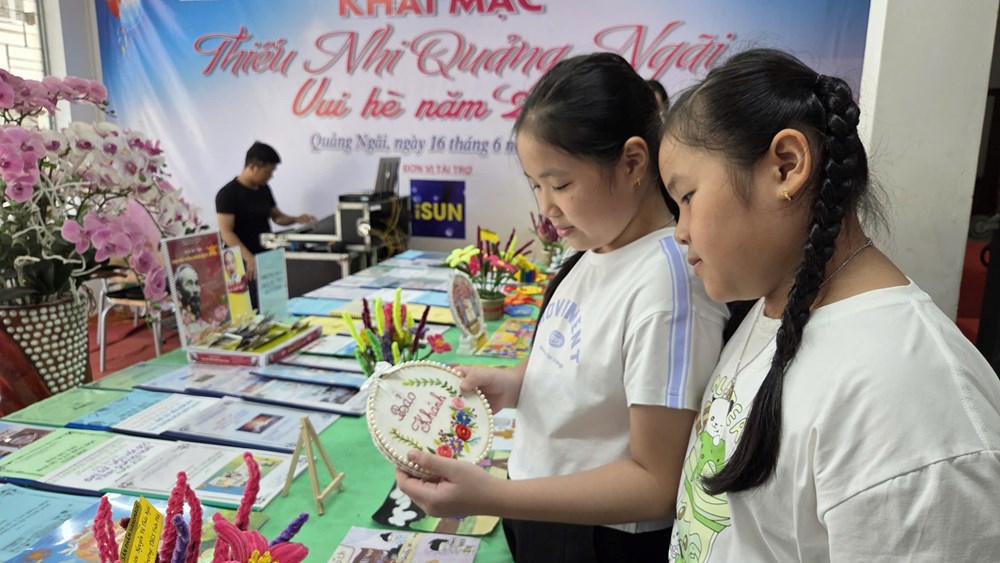 Sôi nổi hoạt động hè ở Thư viện Tổng hợp Quảng Ngãi - ảnh 3