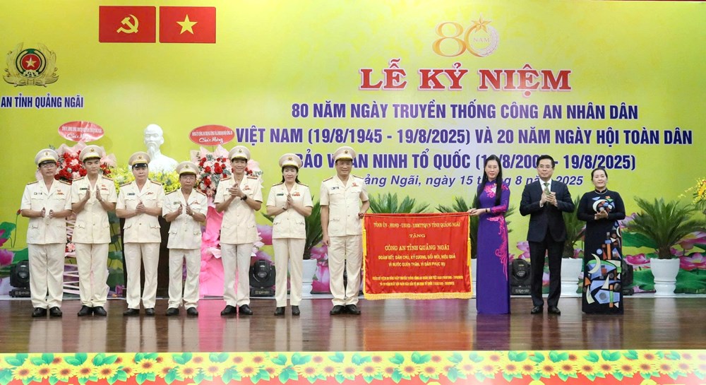 Công an Quảng Ngãi phát huy truyền thống vẻ vang, phẩm chất cách mạng - ảnh 1