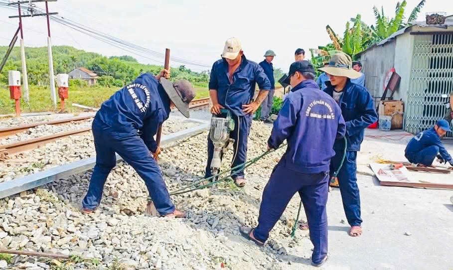 Đóng lối đi qua đường sắt, xóa “điểm đen” tai nạn giao thông - ảnh 1