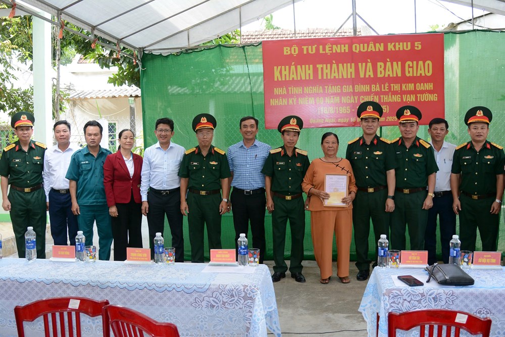 Nhiều hoạt động ý nghĩa kỉ niệm 60 năm Chiến thắng Vạn Tường - ảnh 3