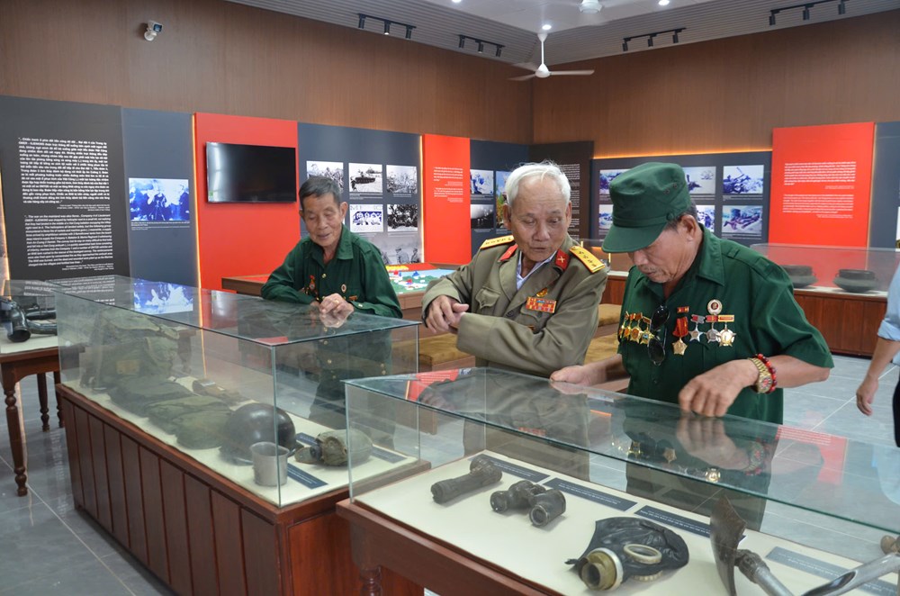 Xúc động trở lại thăm chiến trường xưa - ảnh 5