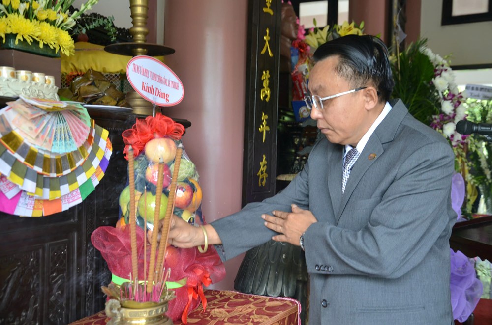 Dâng hương tưởng niệm 161 năm ngày Anh hùng dân tộc Trương Định tuẫn tiết - ảnh 4