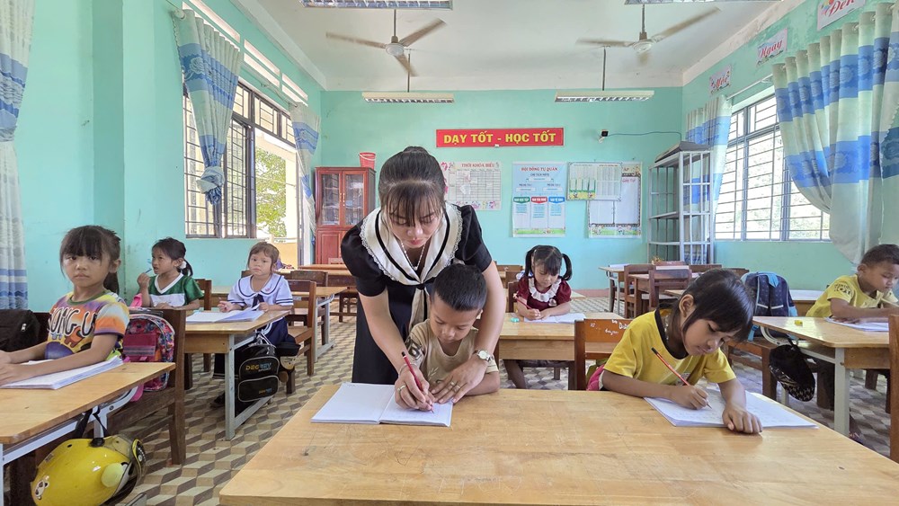 Tăng cường dạy tiếng Việt cho học sinh vùng đồng bào DTTS - ảnh 2