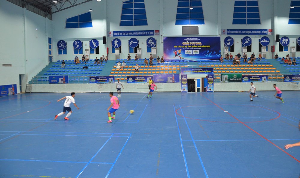 Khai mạc giải bóng đá Futsal các câu lạc bộ tỉnh Quảng Ngãi - ảnh 4