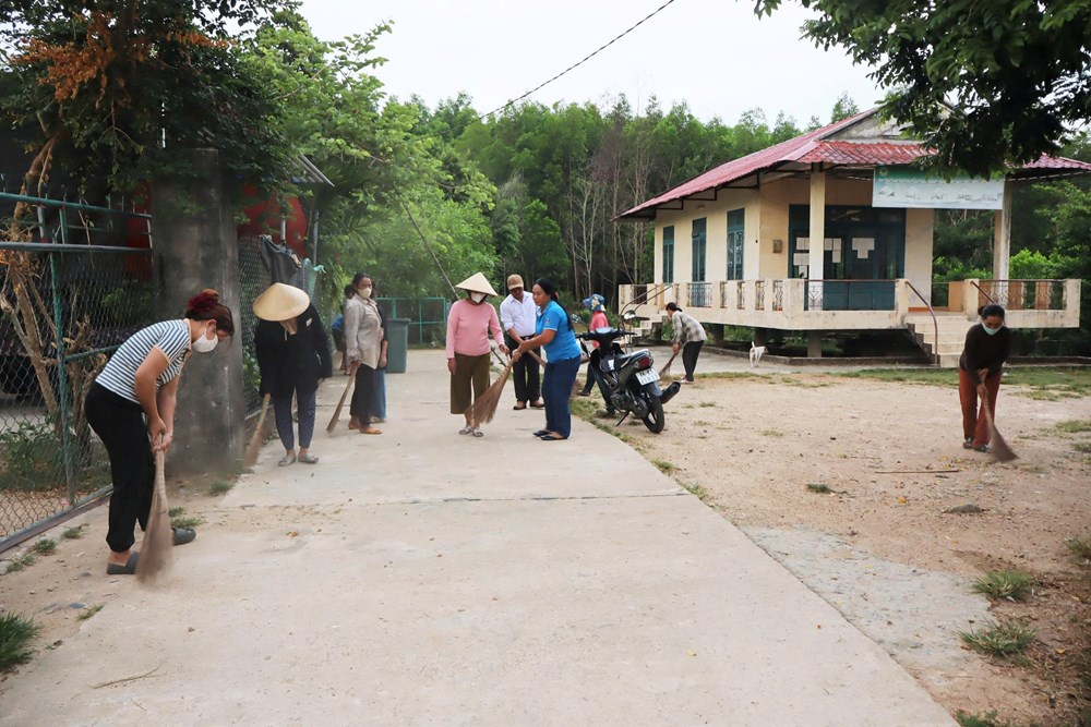 Làm đẹp đường làng, ngõ xóm mừng lễ Quốc khánh - ảnh 1