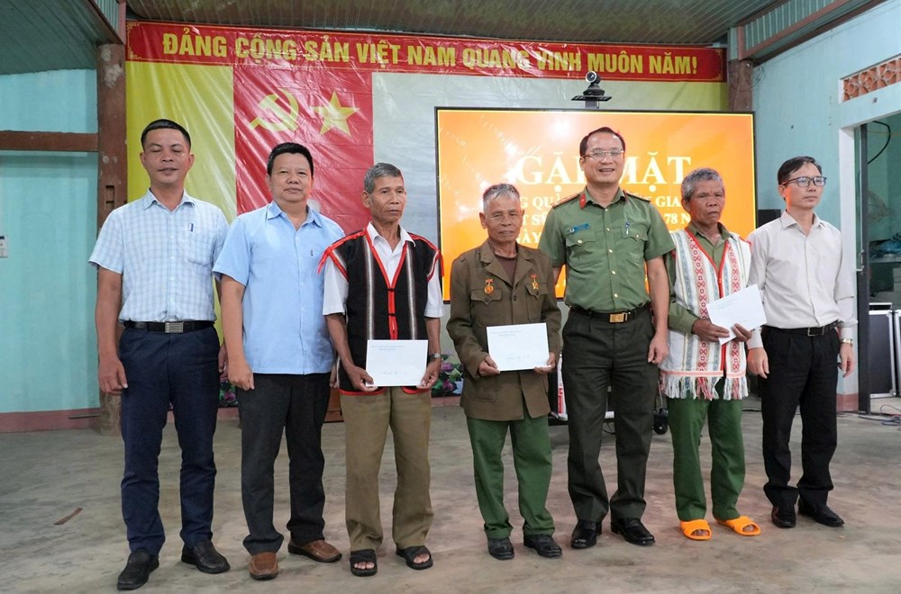 Quảng Ngãi triển khai phương án tặng quà 100 nghìn đồng/người dân dịp lễ Quốc khánh - ảnh 1