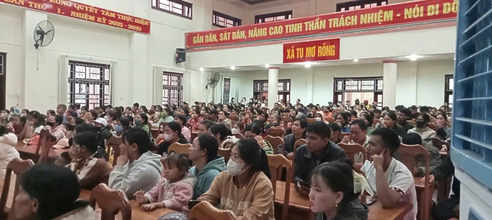 Người dân Quảng Ngãi phấn khởi nhận quà Tết Độc lập - ảnh 3