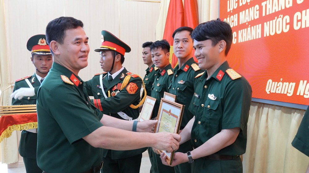 Gặp mặt, biểu dương lực lượng làm nhiệm vụ tại A80 - ảnh 2