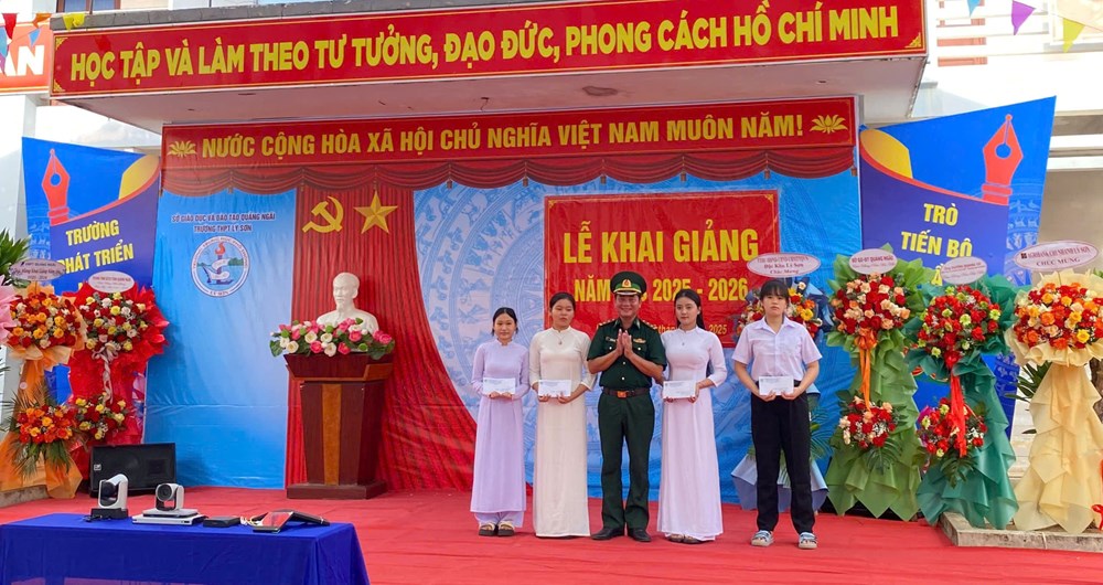 Ý nghĩa chương trình “Nâng bước em tới trường” - ảnh 2