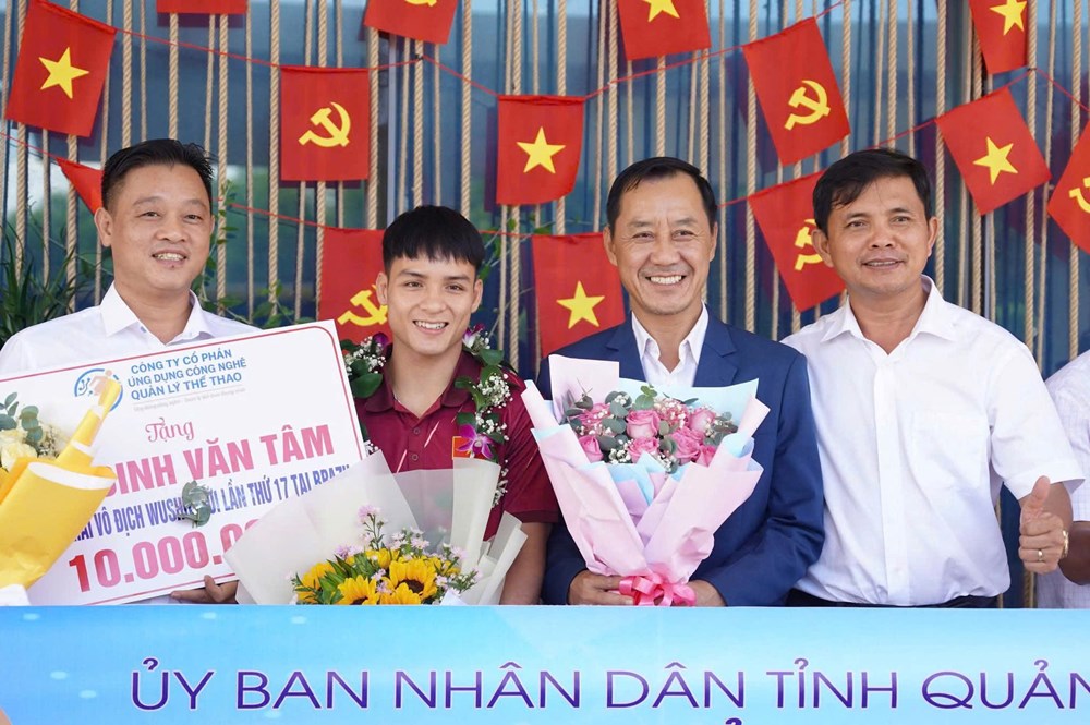 Quảng Ngãi đón VĐV đoạt Giải vô địch Wushu thế giới - ảnh 2