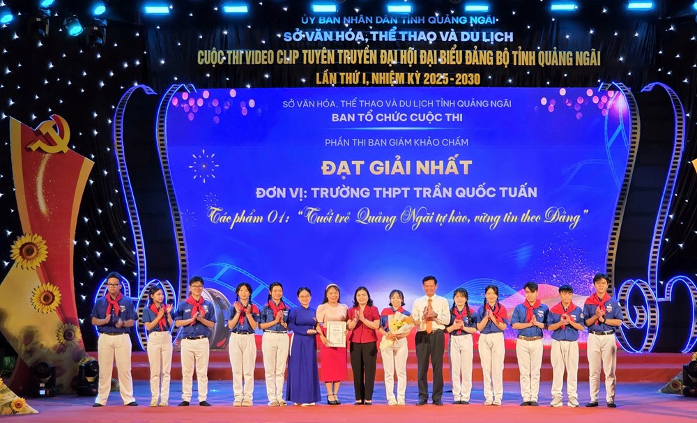 Công diễn và trao giải Cuộc thi video clip tuyên truyền về Đại hội Đảng bộ tỉnh Quảng Ngãi - ảnh 6
