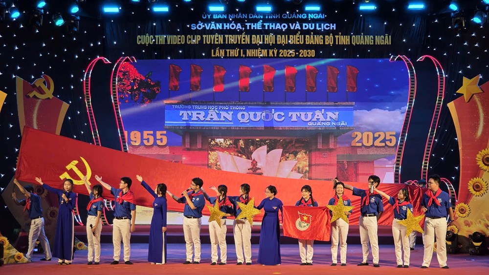 Công diễn và trao giải Cuộc thi video clip tuyên truyền về Đại hội Đảng bộ tỉnh Quảng Ngãi - ảnh 3