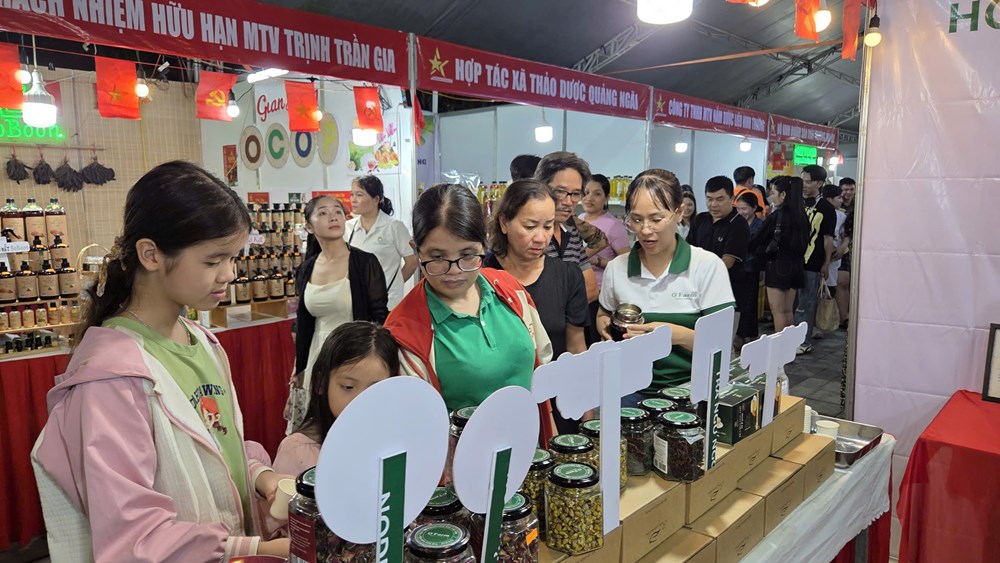Mở ra cơ hội phát triển kinh tế từ trồng hoa hữu cơ - ảnh 6