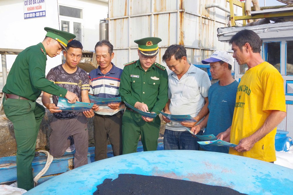 Bộ đội Biên phòng Quảng Ngãi kiên quyết xử lý tàu cá vi phạm chống khai thác IUU - ảnh 2