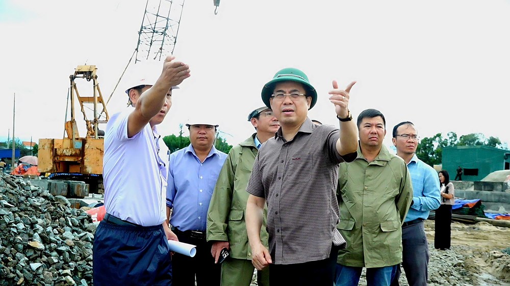Chủ động ứng phó bão, đảm bảo an toàn cho người, phương tiện và công trình đang thi công - ảnh 1