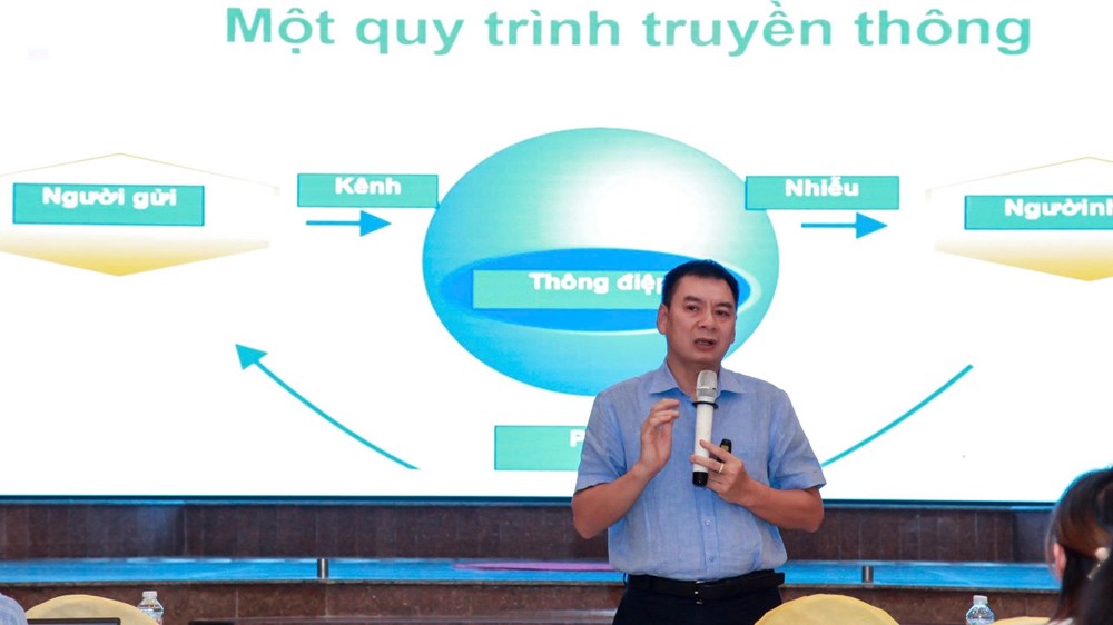 Bồi dưỡng nghiệp vụ cho lực lượng trực tiếp làm công tác thông tin và truyền thông cơ sở - ảnh 2