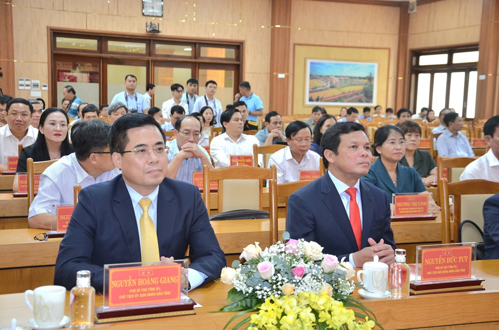 Thứ trưởng thường trực Bộ Dân tộc và Tôn giáo giữ chức Bí thư Tỉnh ủy Quảng Ngãi - ảnh 4