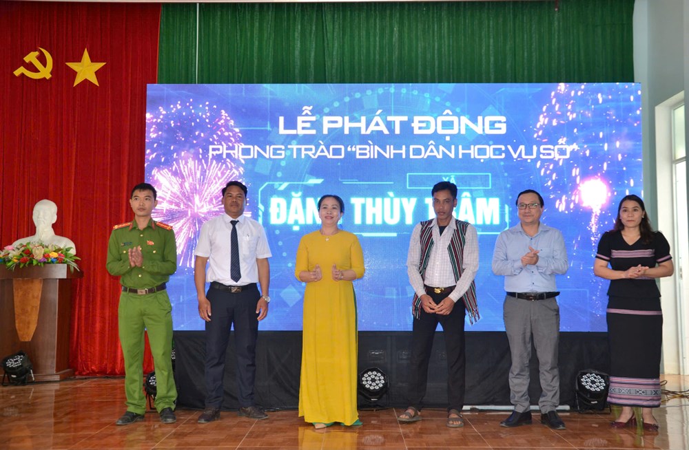 Chuyển đổi số đến gần với người dân miền núi - ảnh 3