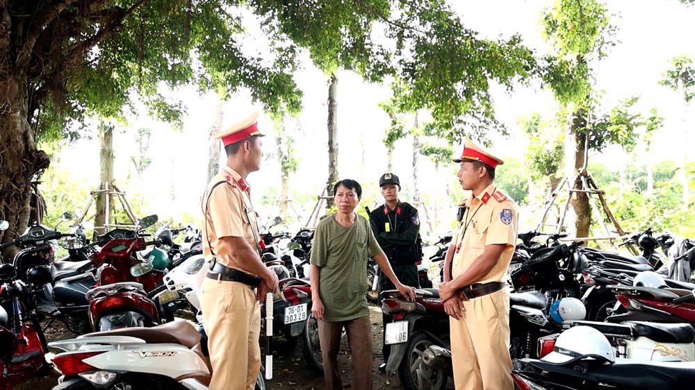 Những hệ lụy đáng lo khi học sinh đi xe máy đến trường - ảnh 3
