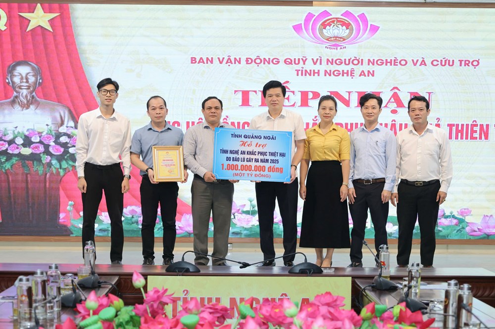 Quảng Ngãi hỗ trợ các tỉnh bị thiệt hại do bão lũ gây ra - ảnh 1