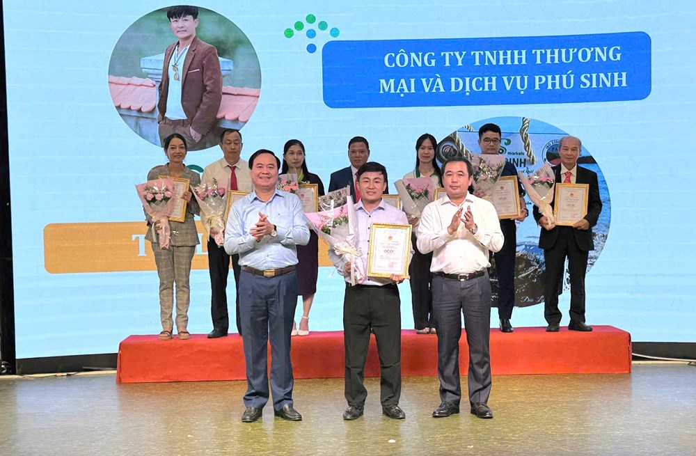 Quảng Ngãi có 2 sản phẩm được Bộ NN & MT trao giấy chứng nhận sản phẩm OCOP 5 sao - ảnh 1