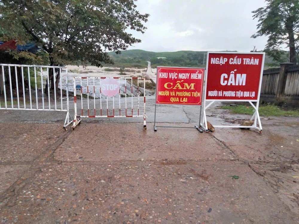 95 học sinh may mắn thoát nạn khi sét đánh trúng cổng trường học - ảnh 3