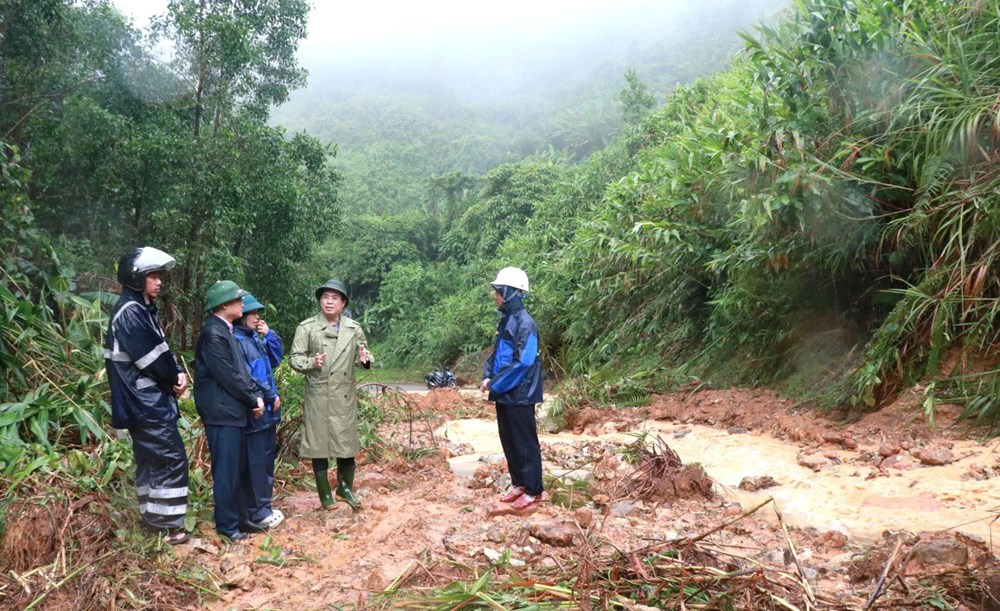 Triển khai các giải pháp khắc phục tình trạng sạt lở, đảm bảo lưu thông an toàn - ảnh 1