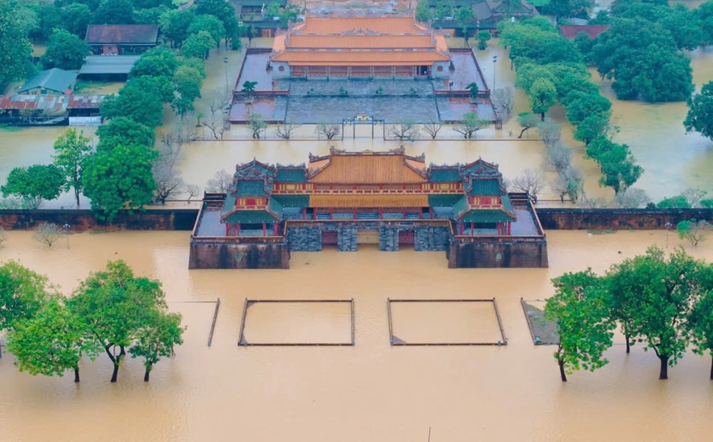 Nước lũ nhấn chìm di sản Huế - ảnh 3