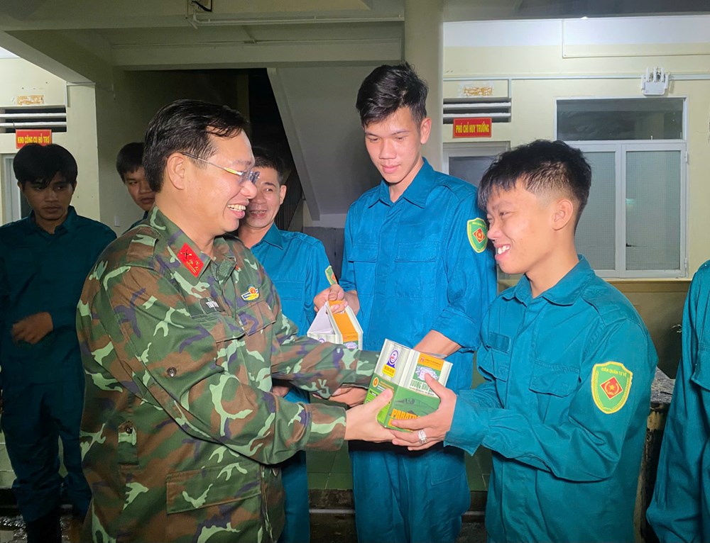 Mưa lũ gây thiệt hại nặng nề ở Quảng Ngãi - ảnh 5