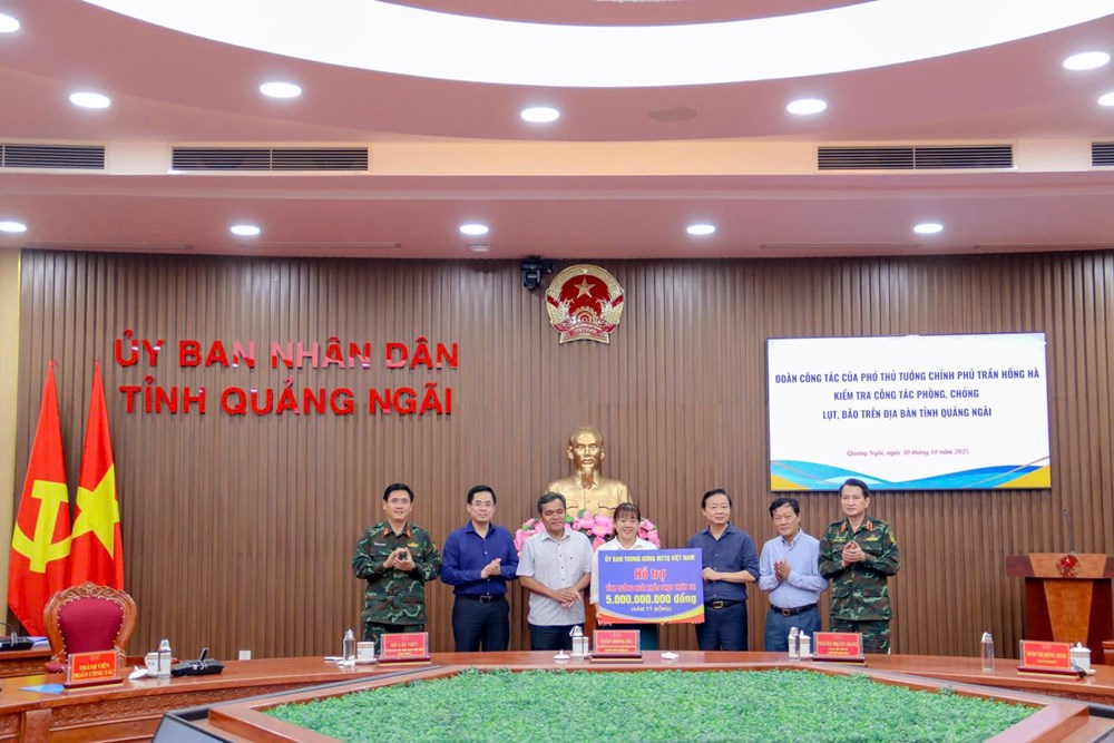 Phó Thủ tướng Trần Hồng Hà điện thoại trực tiếp cho người dân vùng đang bị chia cắt giao thông - ảnh 7