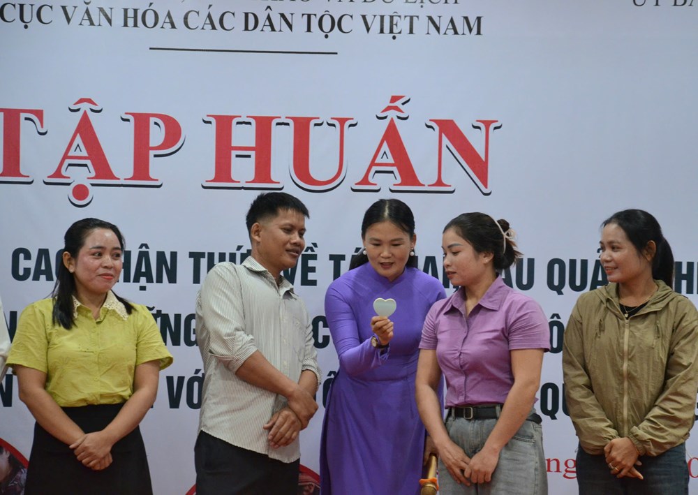 Nâng cao kĩ năng tuyên truyền, vận động về hôn nhân cho đồng bào Hrê tỉnh Quảng Ngãi - ảnh 4