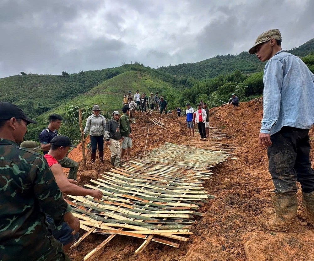 Quảng Ngãi tiếp tục có mưa to, thêm nhiều điểm sạt lở, nứt đất - ảnh 4