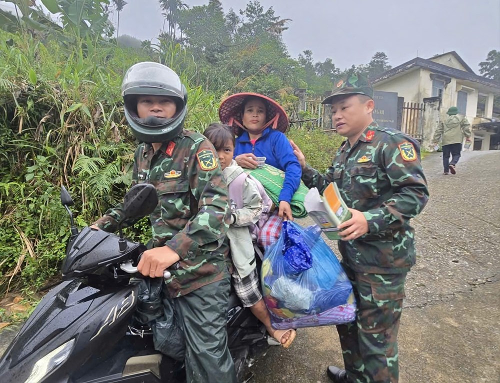 Quảng Ngãi tiếp tục có mưa to, thêm nhiều điểm sạt lở, nứt đất - ảnh 3