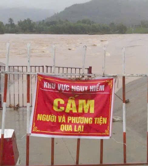Quảng Ngãi tiếp tục có mưa to, thêm nhiều điểm sạt lở, nứt đất - ảnh 5