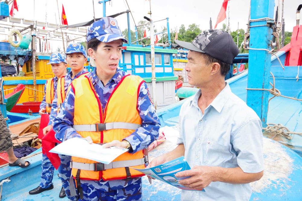 Đẩy mạnh tuyên truyền chống khai thác IUU cho ngư dân - ảnh 1