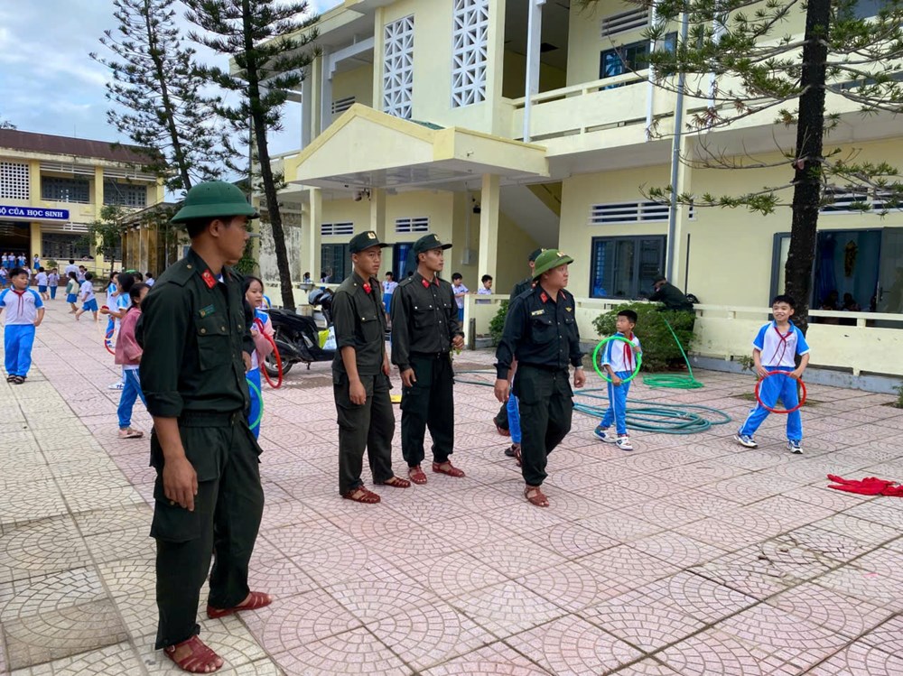 Học sinh nghỉ học từ chiều 6.11 để đảm bảo an toàn trước bão số 13 - ảnh 1