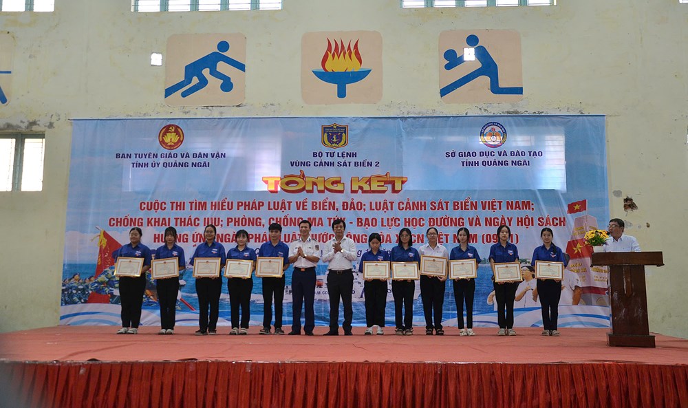 Lan tỏa tình yêu biển, đảo quê hương đến học sinh ở Quảng Ngãi - ảnh 4