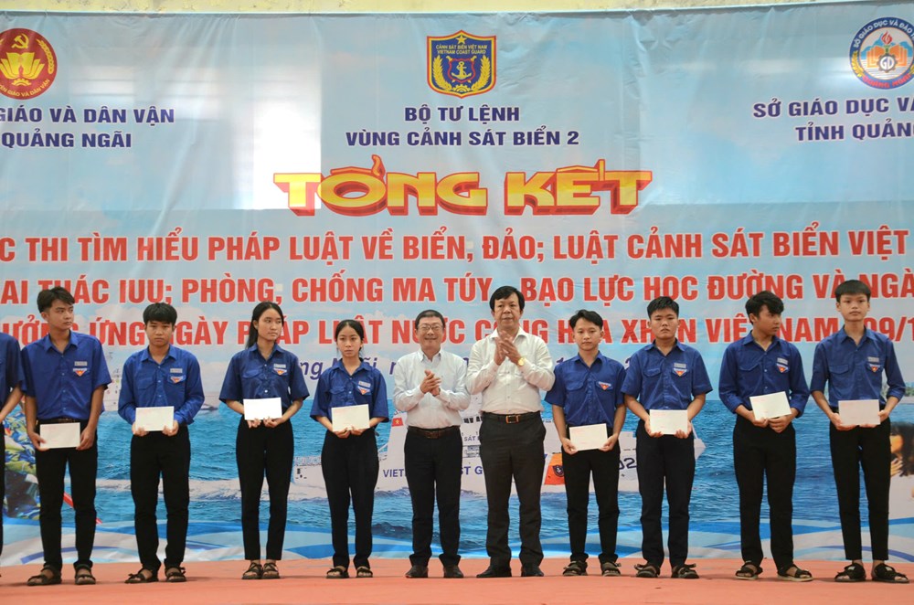 Lan tỏa tình yêu biển, đảo quê hương đến học sinh ở Quảng Ngãi - ảnh 5