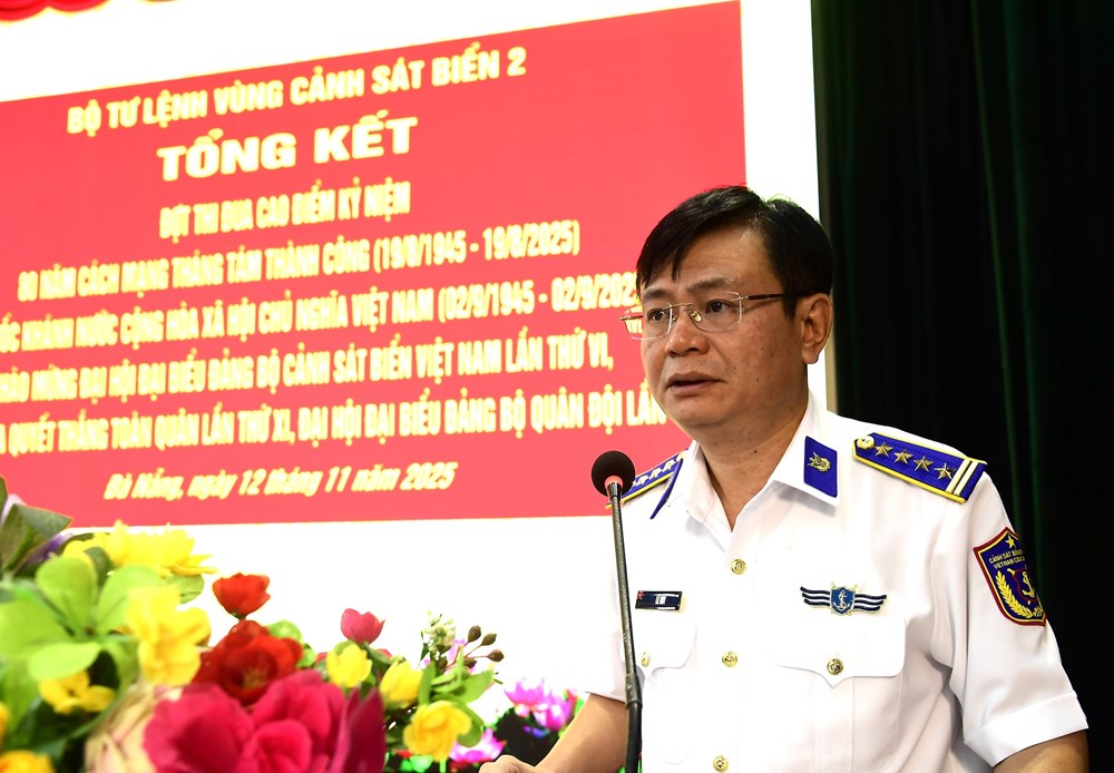 Bộ Tư lệnh Vùng Cảnh sát biển 2 khen thưởng tập thể, cá nhân có thành tích xuất sắc - ảnh 4