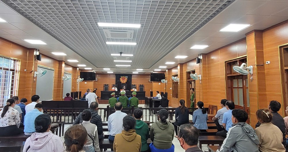 Hai ngư dân lĩnh án về tội “Tổ chức cho người khác xuất cảnh trái phép” - ảnh 1