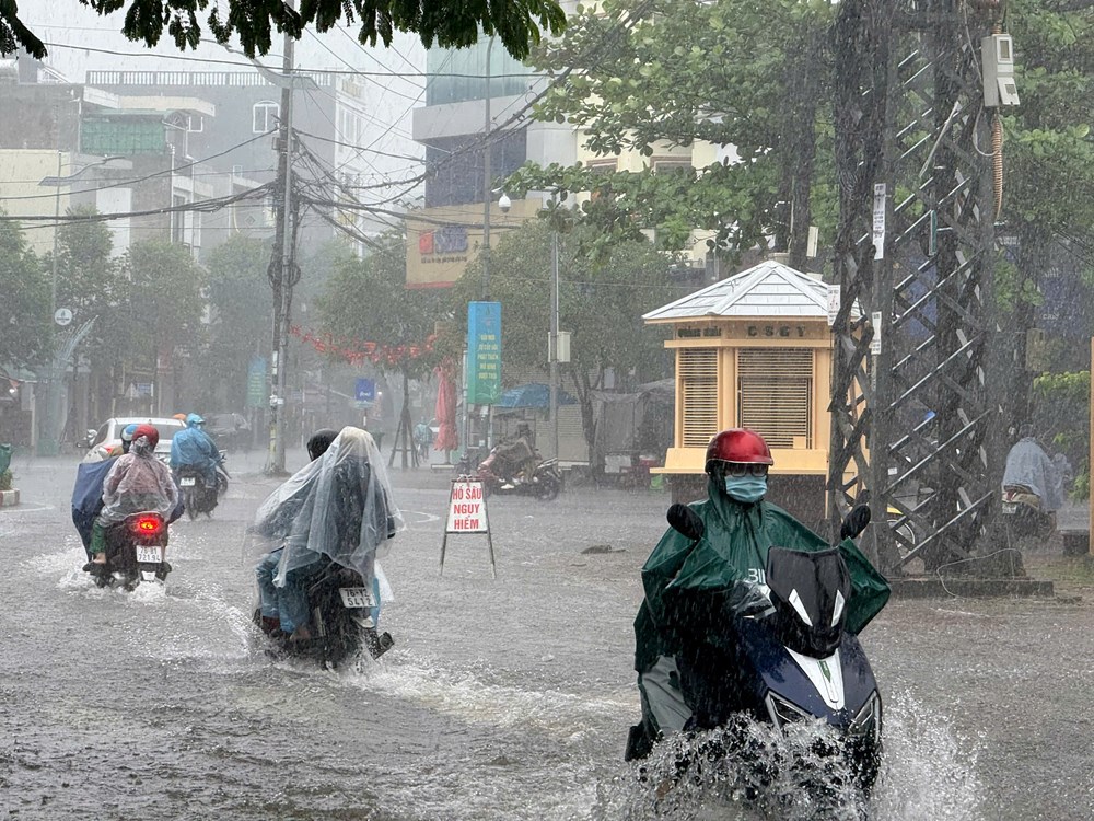 Quảng Ngãi triển khai ứng phó mưa lớn trên địa bàn tỉnh - ảnh 1
