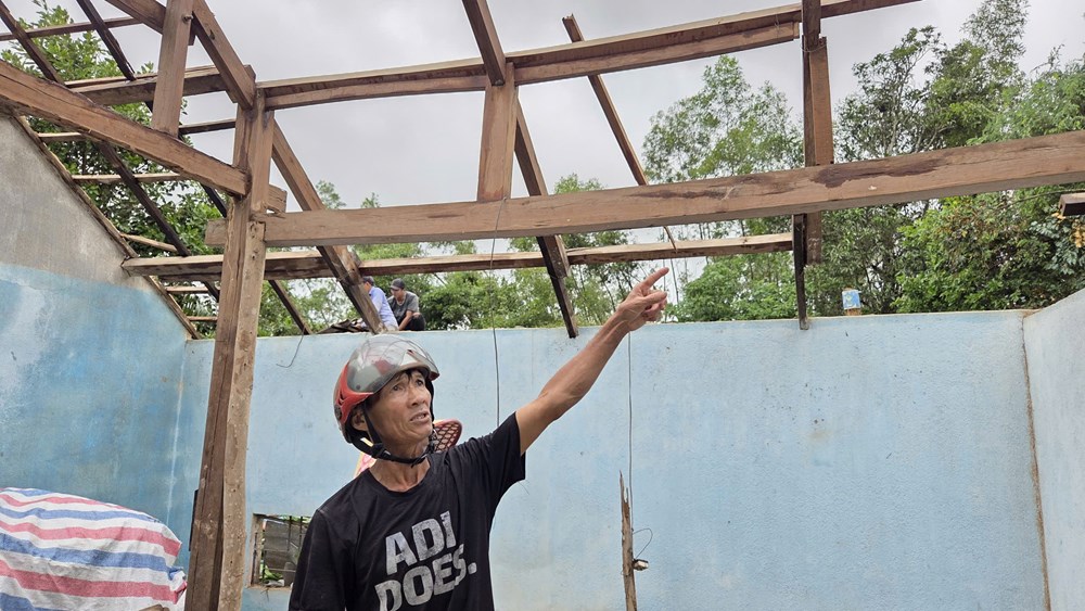 Người dân Quảng Ngãi kể lại giây phút kinh hoàng trận lốc xoáy cuốn phăng nhà cửa - ảnh 5