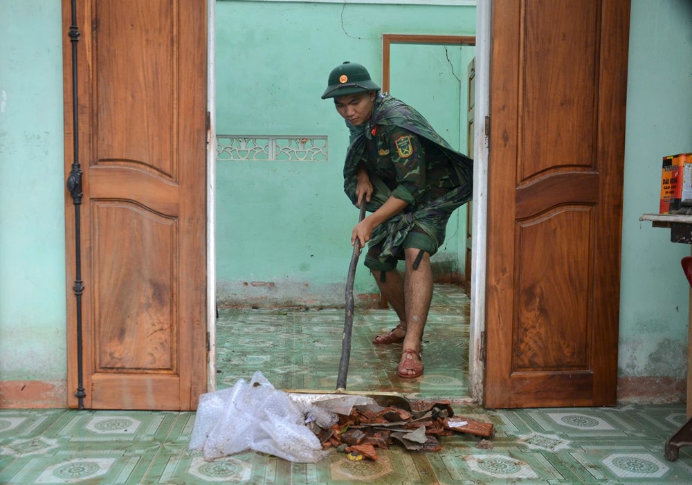 Người dân Quảng Ngãi kể lại giây phút kinh hoàng trận lốc xoáy cuốn phăng nhà cửa - ảnh 8