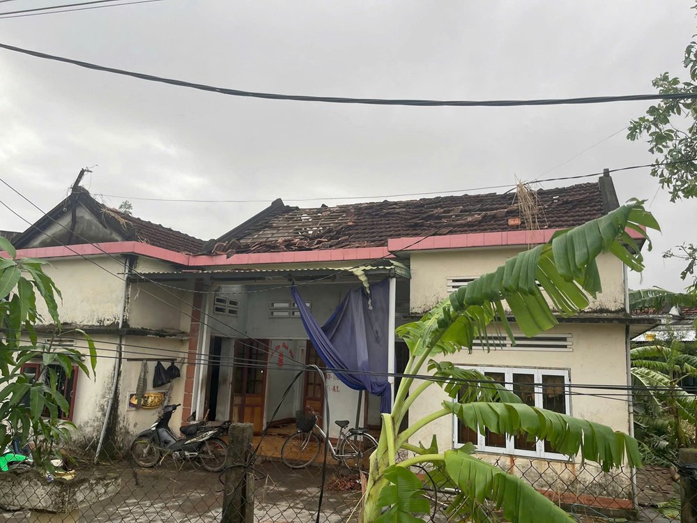 Cầu gãy đôi, cô lập hơn 280 hộ dân ở miền núi Quảng Ngãi - ảnh 3