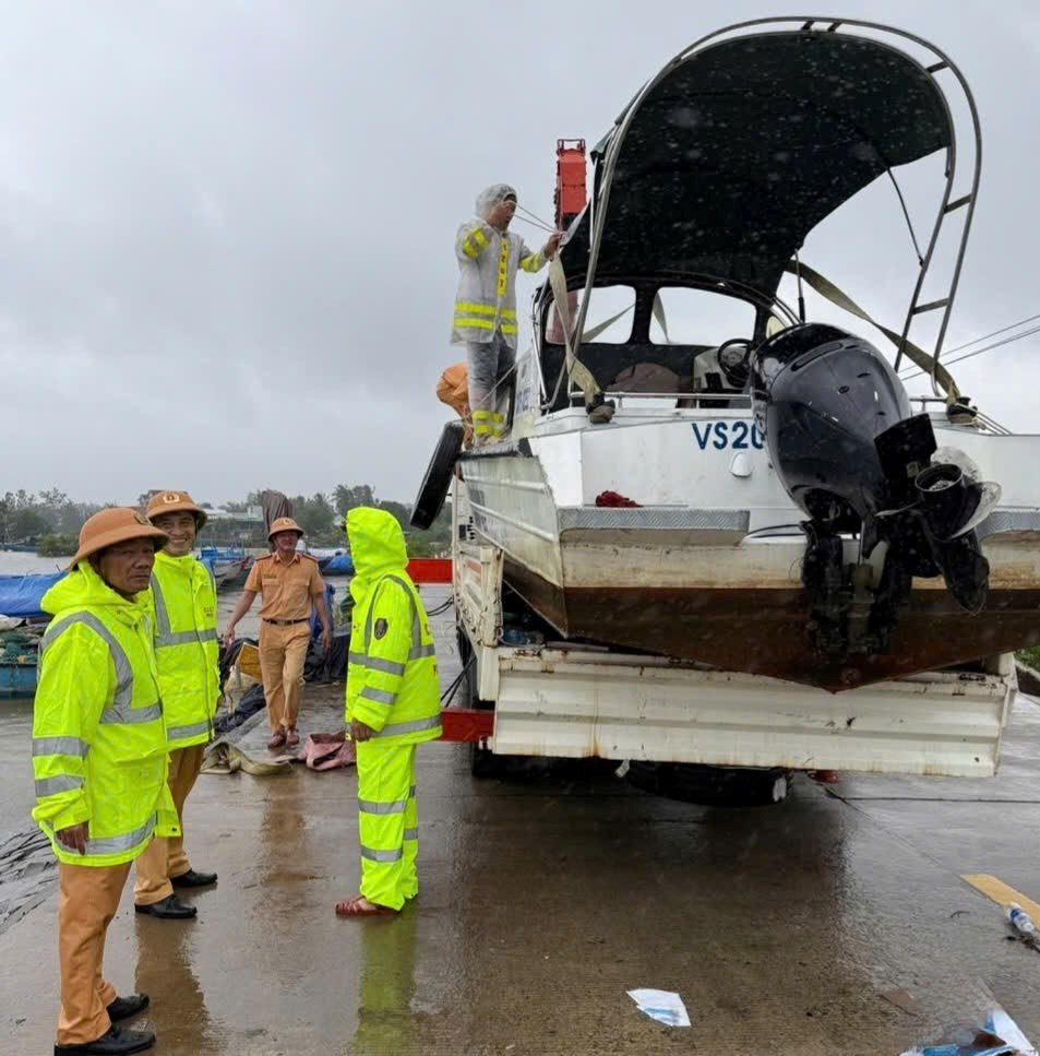 Hơn 30 cán bộ, chiến sĩ Công an Quảng Ngãi chi viện cho tỉnh Đắk Lắk - ảnh 1