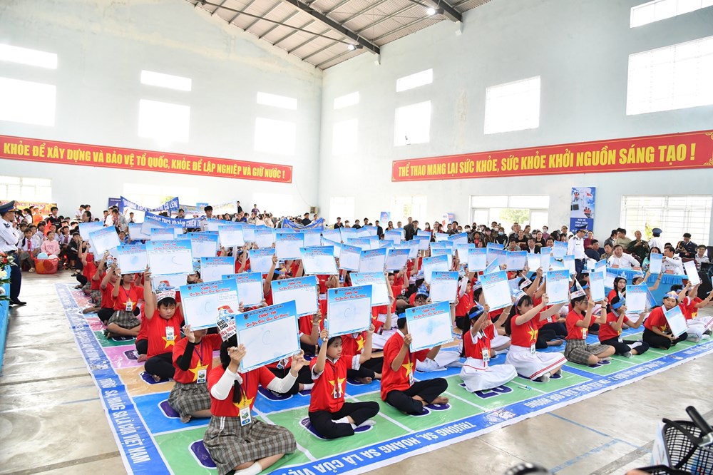Sôi nổi Cuộc thi “Em yêu biển, đảo quê hương”  - ảnh 1