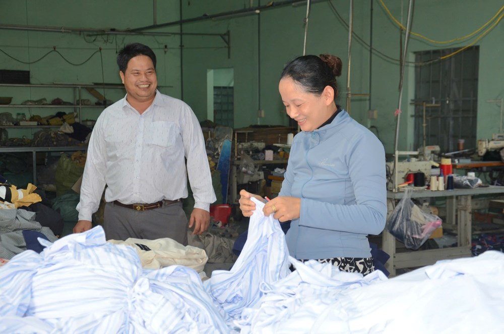 Cơ sở may gia công góp phần giải quyết việc làm cho lao động nông thôn xã Mộ Đức - ảnh 5